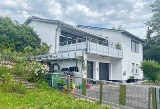 Außenansicht mit Garten