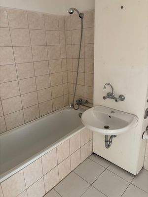 Badezimmer mit Badewanne