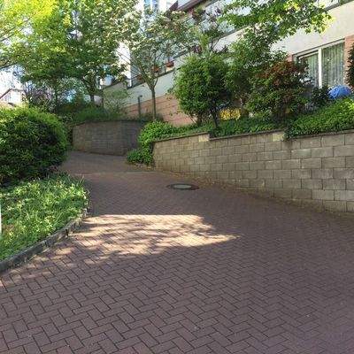 Zugang/ Zufahrt zum Haus