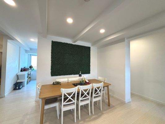 Moderne Esszimmeransicht