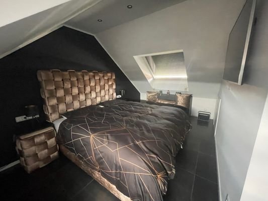 Elternschlafzimmer DG