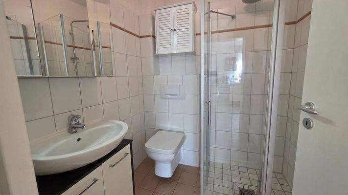 Badezimmer, digital aufgeräumt (KI)