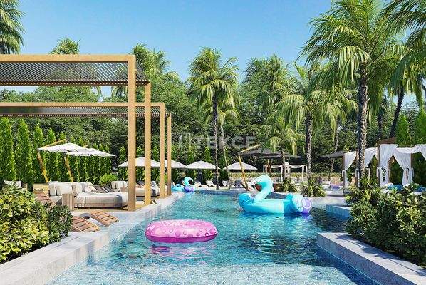 Flats in a Seafront Complex in Mahmutlar Alanya