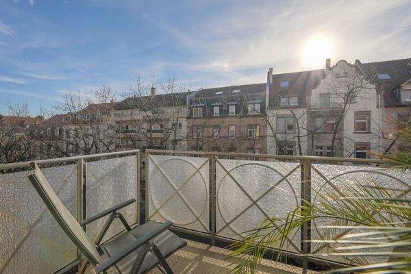 Balkon zur Straßenseite