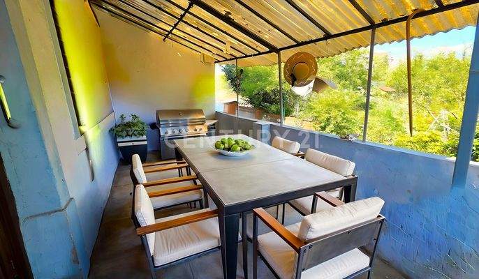 So gemütlich könnte man den Balkon einrichten