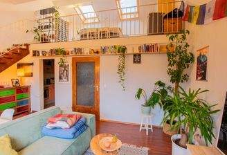 Wohnzimmer mit Galerie