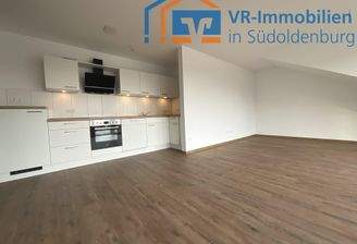 Wohn-/Esszimmer mit Einbauküche