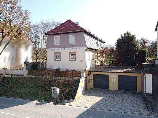 Vorderansicht des Hauses