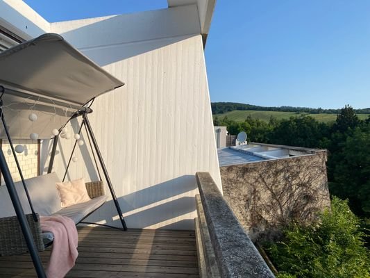 Terrasse mit Weinbergblick