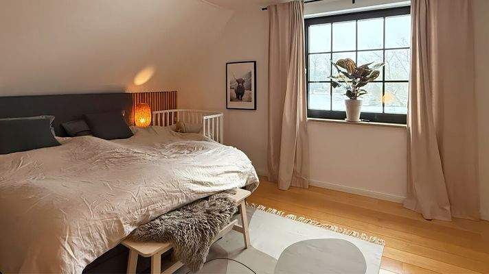 Schlafzimmer (Dachgeschoss)
