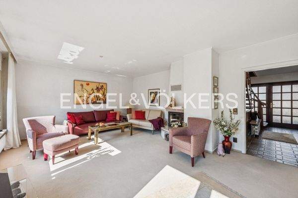 Wohnzimmer mit Kamin