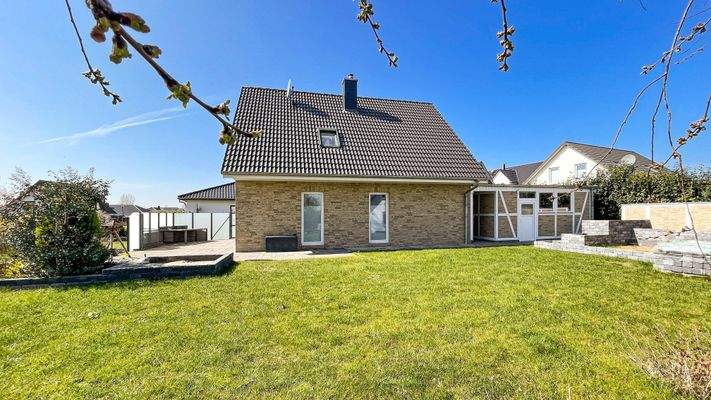 Gartenansicht (aus Ost)