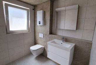 Badezimmer mit Sanitärobjekten (Beispielbild)