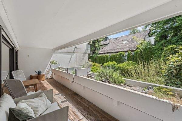 Terrassen-Balkon mit viel Privatshäre