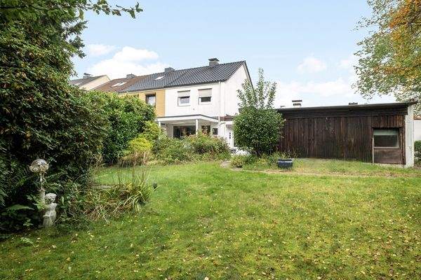 Hausansicht aus dem Garten