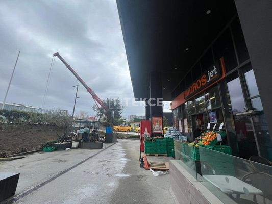 Shop for Sale in İstanbul with Migros Market Tenant