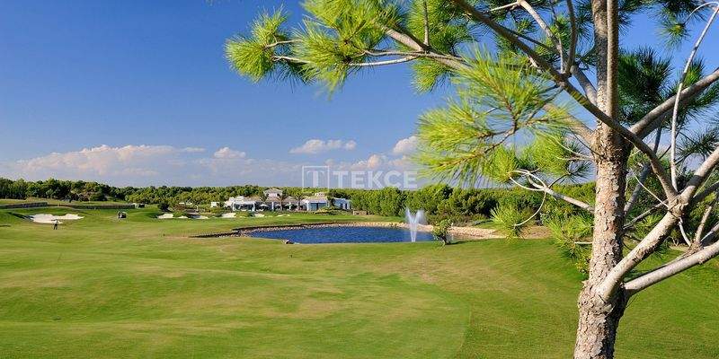 Detached Luxe Villa in a Golf Resort in San Miguel de Salinas