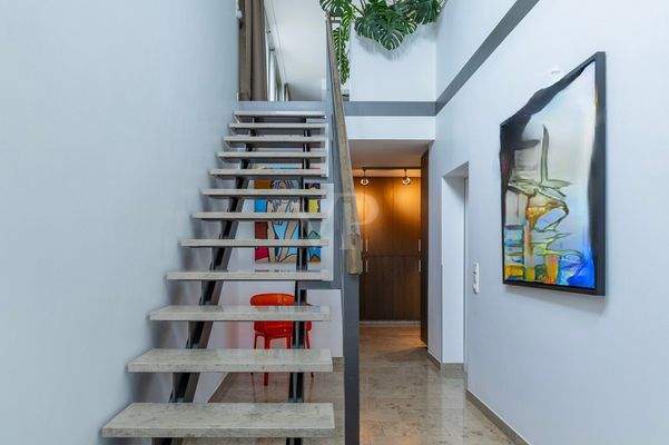 Treppenaufgang Haus 1