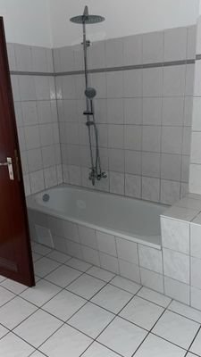 DG rechts Bad Wanne