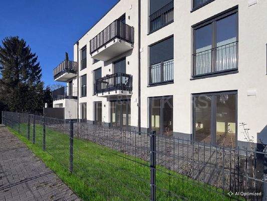 [KI-optimiertes Foto] Außenbereich Erdgeschoss