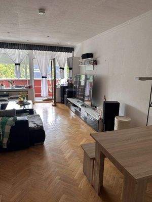 Wohnzimmer mit Loggia.jpg