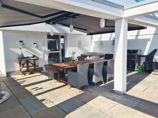 Terrasse mit Pergola