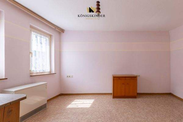 Schlafzimmer- Rückzugsort mit Ruhe – großzügiges Schlafzimmer mit Blick ins Grüne