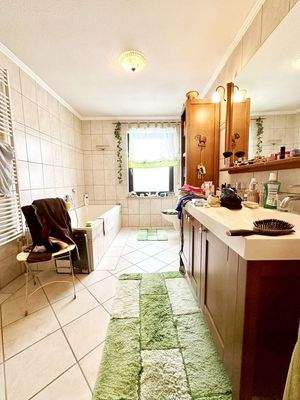 Badezimmer Ansicht 1