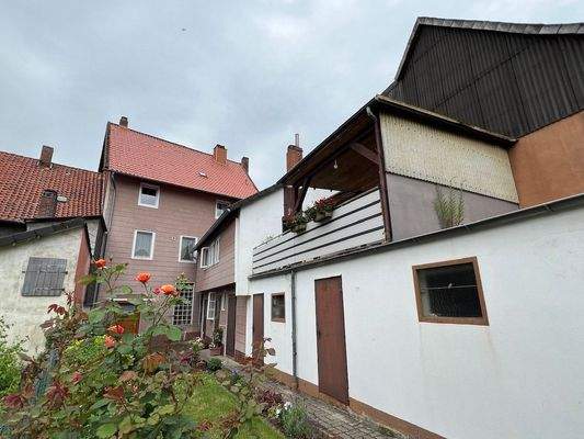 Wohnhaus / Nebengebäude