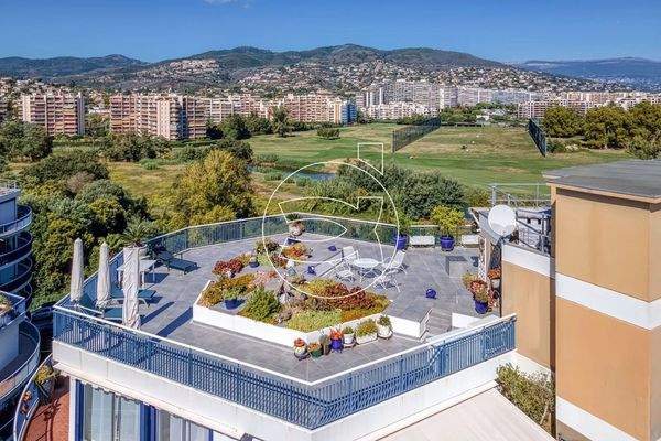  Mandelieu-la-Napoule