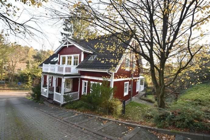 Energieeffizientes Landhaus mit Hanggrundstück in bevorzugter Wohnlage von Buchholz