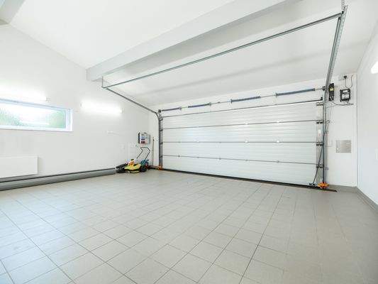 Doppelgarage mit Sektionaltor