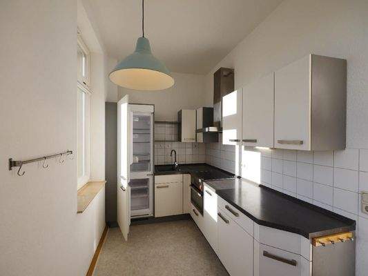  Blick in die KÜCHE mit EINBAUKÜCHE