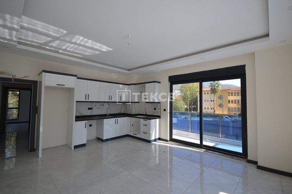 Ready to Move Apartments in a Complex with Amenities in Mahmutlar
