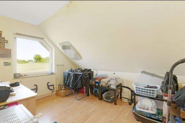 Arbeits-/Schlafzimmer