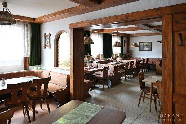 Gasthof Nebenzimmer und  Saal .