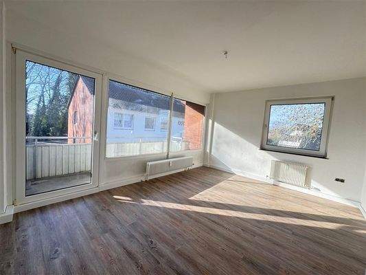 Wohnzimmer mit Zugang Balkon