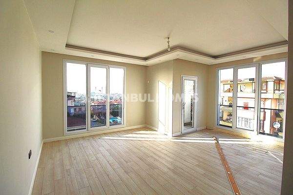 3-Bedroom Flat 750 M from the Sea in Buyukcekmece