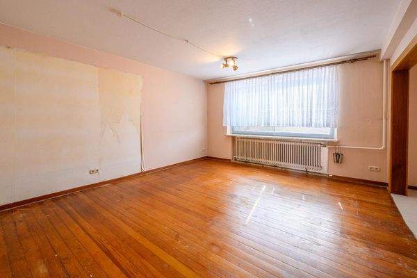 Wohnzimmer mit Dielenfußboden