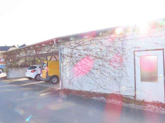 Carport mit Schuppen