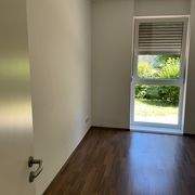 Leeres Zimmer mit Fenster