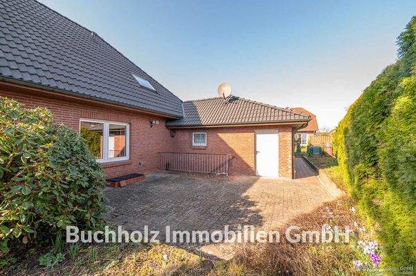 Zugang zur Garage und Abstellraum