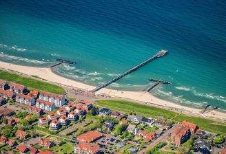 Luftansicht Schönberger Strand mit Wohnung