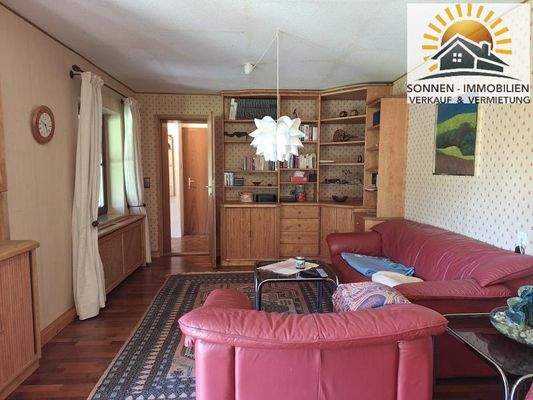 Das Wohnzimmer Richtung Küche