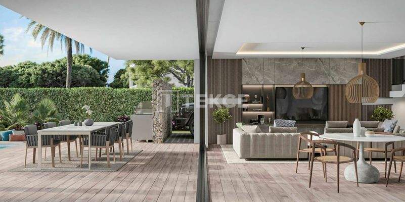 Home with Expansive Outdoor Areas and Infinity Pool in Mijas