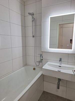 Modernes Badezimmer