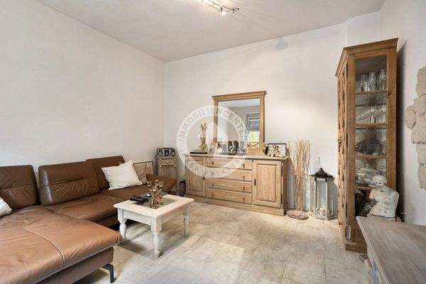 Wohnzimmer (Ansicht 2)