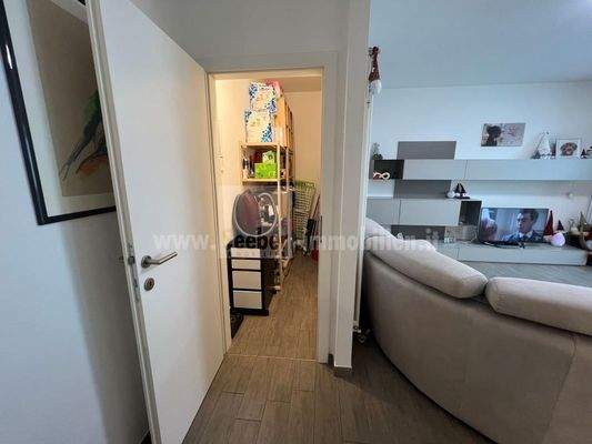 Don-Bosco-Bozen-Bolzano-Vierzimmerwohnung-quadrilocale-hochwertig-Veranda-Badewanne-Dusche-doccia-letzter-Stock-ultimo-piano-Garage