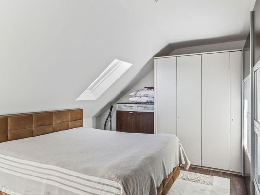 Schlafzimmer DG