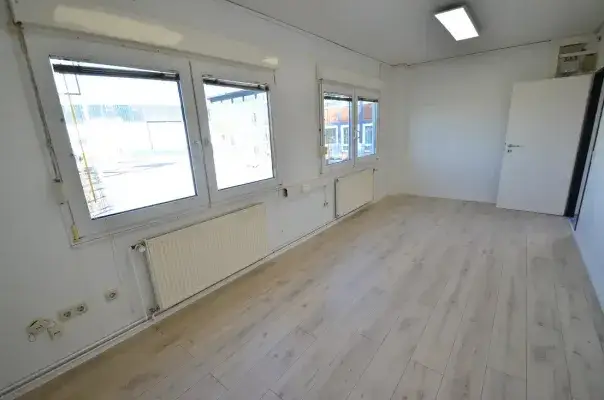 a7a8c349-3184-4434-bb67-1e6461076433-1927537550.we